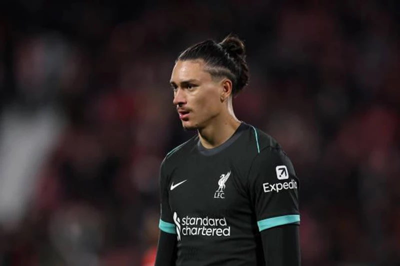 تقارير حصرية: نونيز يوافق على الانتقال إلى نابولي، لكن مطالب ليفربول تعرقل الصفقة