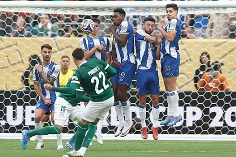 سوبر راموس ينقذ الموقف: تحليل الصحف البرتغالية لتعادل بورتو مع بالميراس