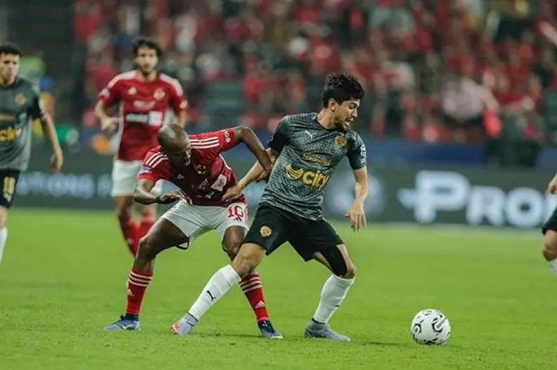 محمد شكري: عدم تواصل أي جهة من الأهلي معي