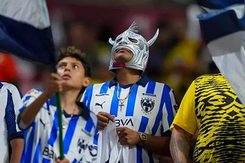 مشاعر متناقضة: فرحة جيراسي وحزن راموس في لقطات حصرية من مباراة دورتموند ومونتيري