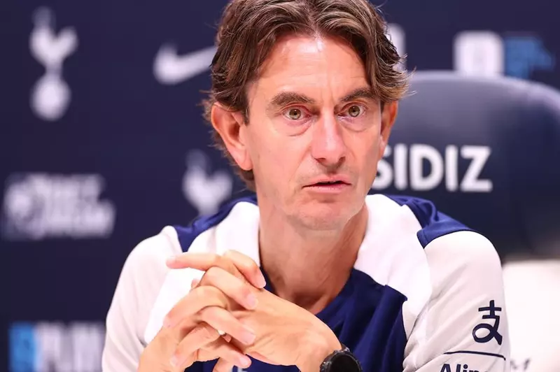 مدرب توتنهام: يجب أن نتحلى بالشجاعة أمام مانشستر سيتي